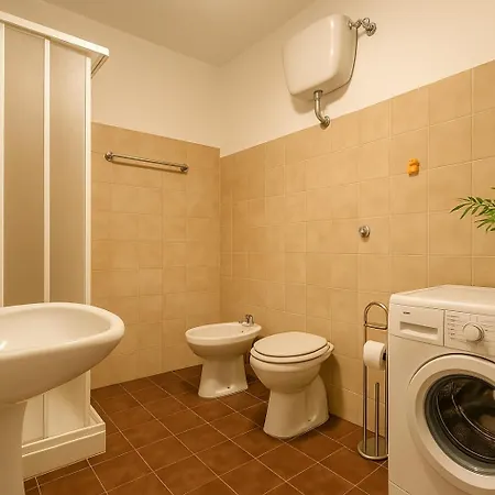 -10 Minutes From The Station- - 5 Beds-