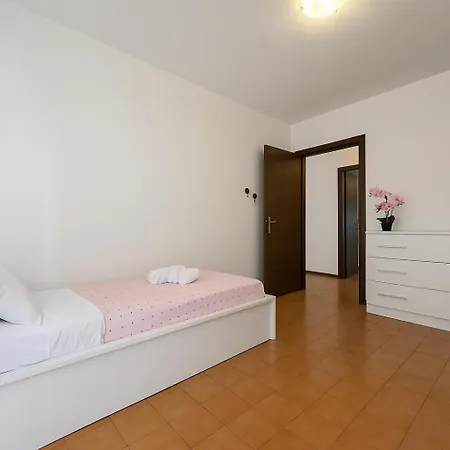 -10 Minutes From The Station- - 5 Beds- * Рим
