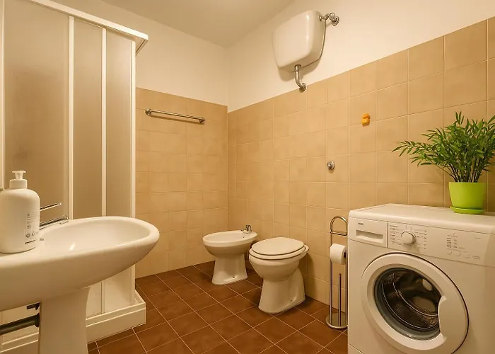 -10 Minutes From The Station- - 5 Beds-